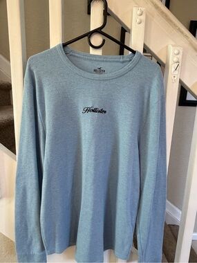 Hollister Men's Pale Blue Crewneck Thermal Sweater